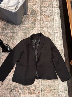 Black Women's Tailored Blazer - Classic Single-Button Jacket